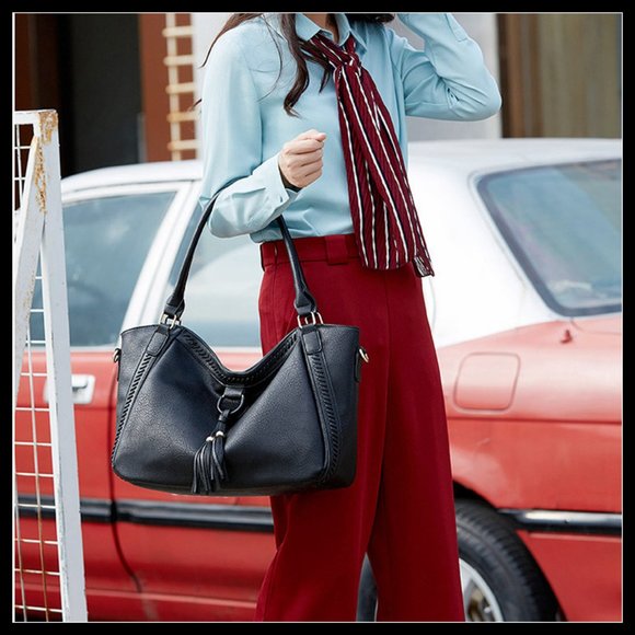 NEW ELLA Ring Tassel Crossbody Shoulder Bag - Picture 2 of 5